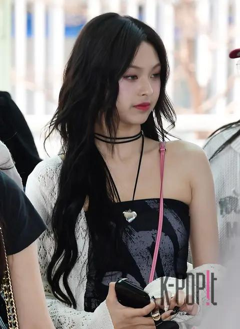 CHIQUITA (BABYMONSTER) — Airport