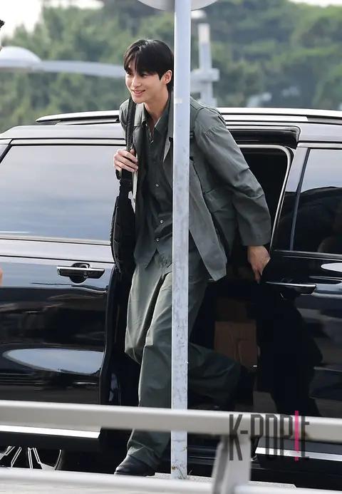 Byeon Woo-seok — Airport