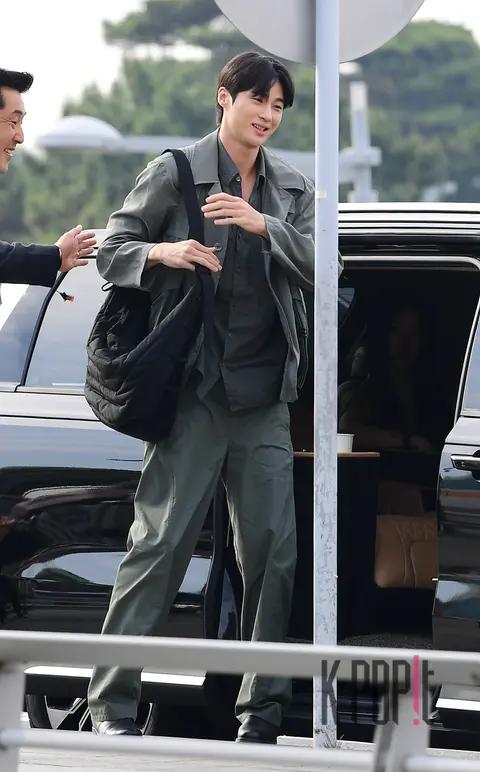 Byeon Woo-seok — Airport