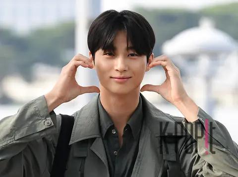 Byeon Woo-seok — Airport