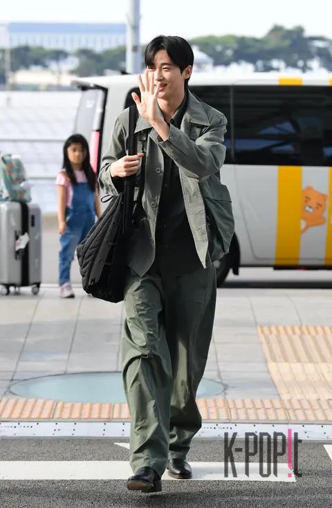 Byeon Woo-seok — Airport