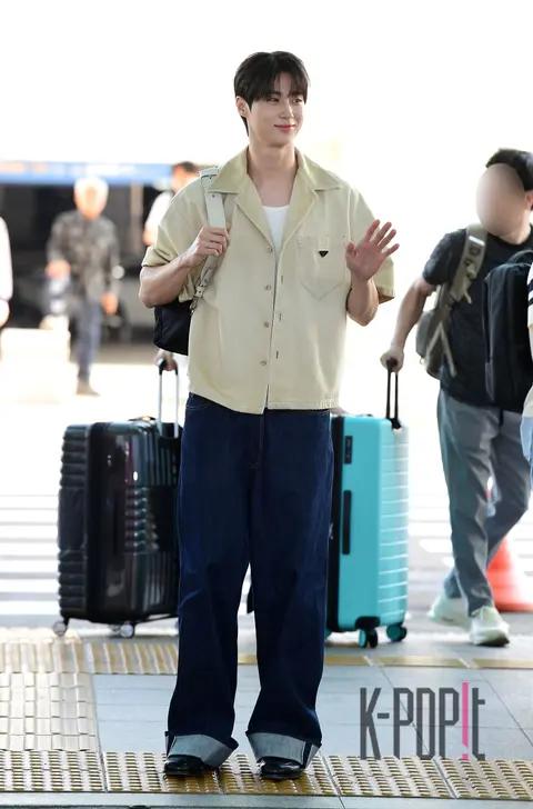 Byeon Woo-seok — Airport