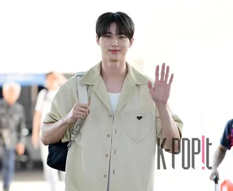 Byeon Woo-seok — Airport