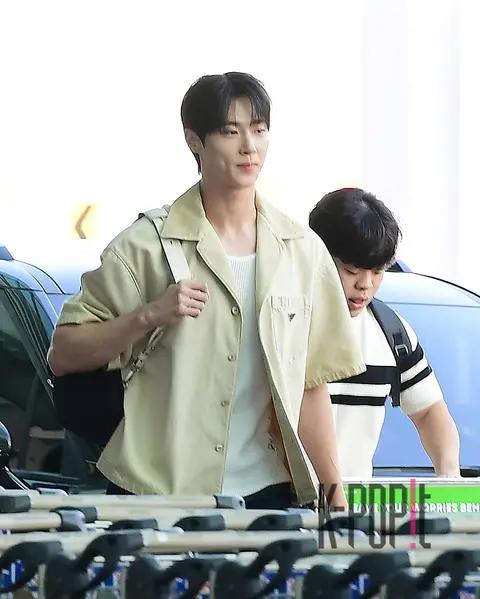Byeon Woo-seok — Airport