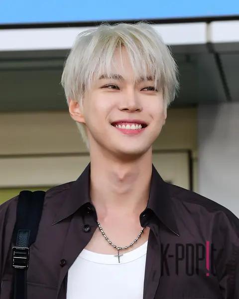 Doyoung (NCT) — Airport