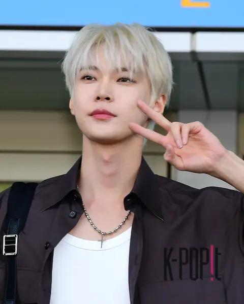 Doyoung (NCT) — Airport