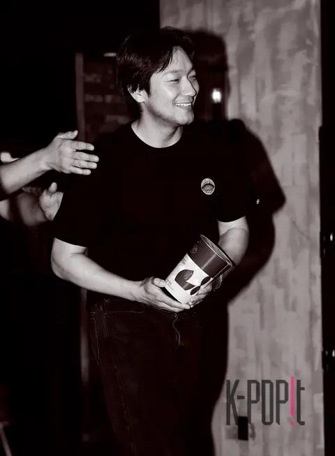 Son Seok-gu — Night Fishing Stage Greeting