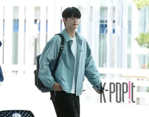 Cha Eun-woo — Airport