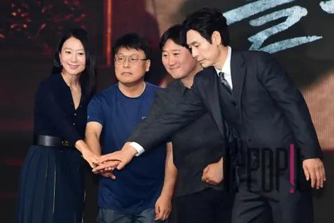 Seol Kyung-gu, Kim Hee-ae, Director Kim Yong-wan, Park Gyeong-su — Whirlwind Production Briefing