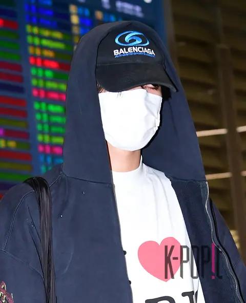 Juyeon (THE BOYZ) — Airport