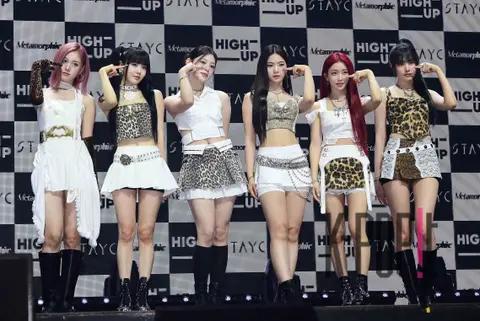 STAYC — Showcase