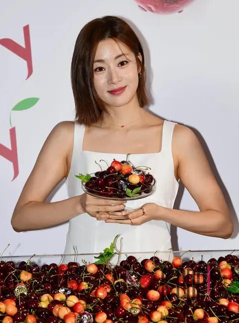 Kang So-ra — Launch