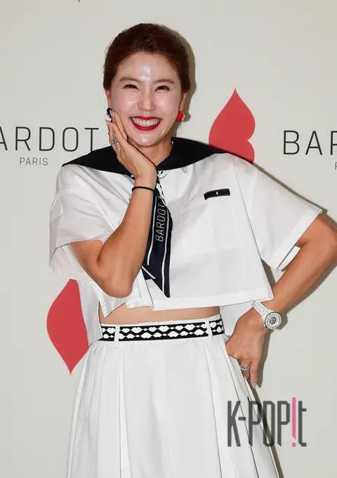 Lee Yun-mi — Launch