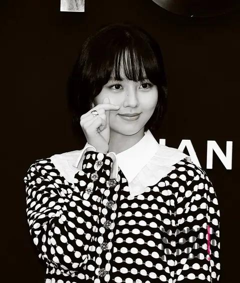 Kim So-hyun — Launch