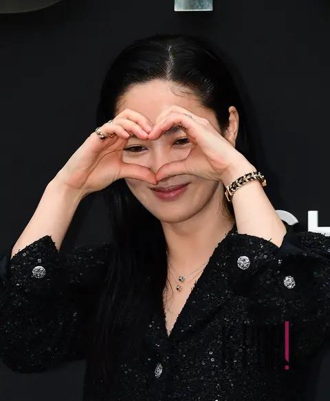 Jeon Yeo-bin — Launch