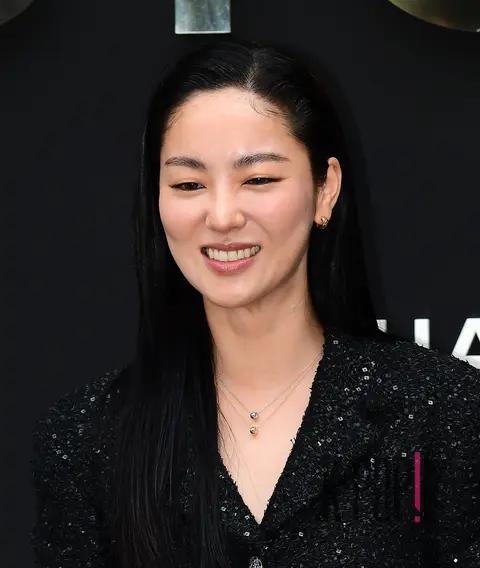Jeon Yeo-bin — Launch