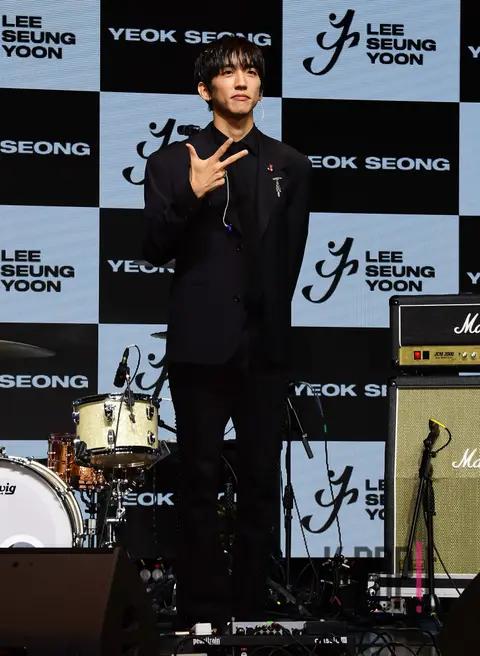 Lee Seung-yoon — Showcase