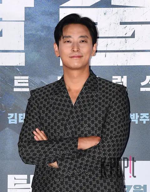Joo Ji-hoon — Escape Press Screening