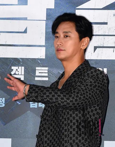 Joo Ji-hoon — Escape Press Screening