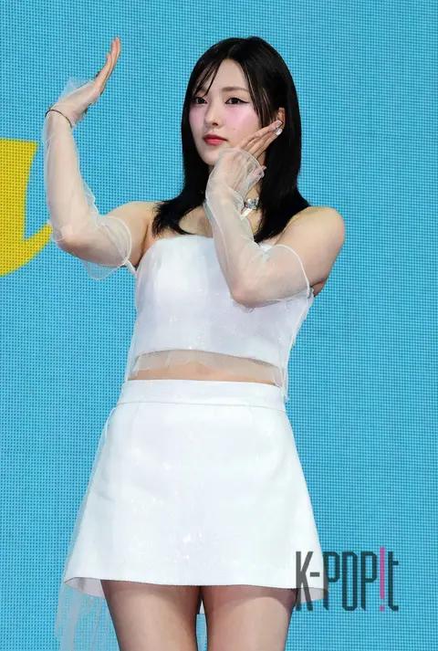 So-eun (Weeekly) — Showcase