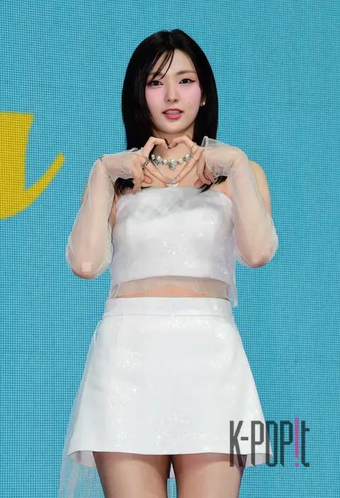 So-eun (Weeekly) — Showcase