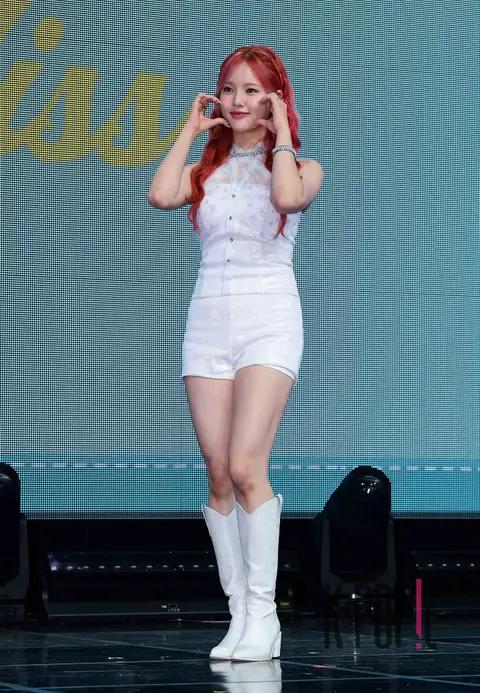 Lee Sujin (WEEKLY) — Showcase