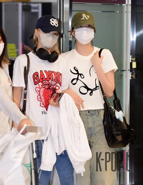 Chaewon (LE SSERAFIM), Hong Eun-chae — Airport