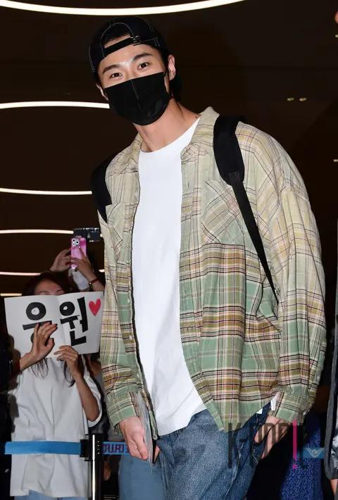 Byeon Woo-seok — Airport