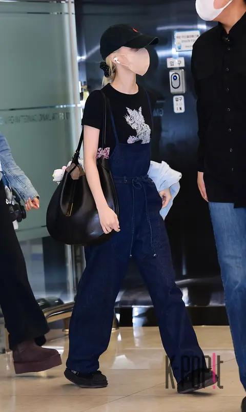 Winter (aespa) — Airport