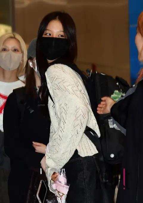 Seol-yun (NMIXX) — Airport
