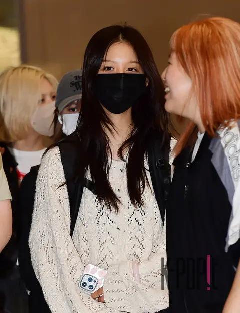 Seol-yun (NMIXX) — Airport
