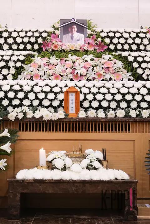 Hyun Chul — Funeral