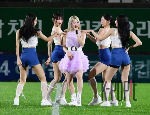 Yoo Soo-hyun — Celebration Performance