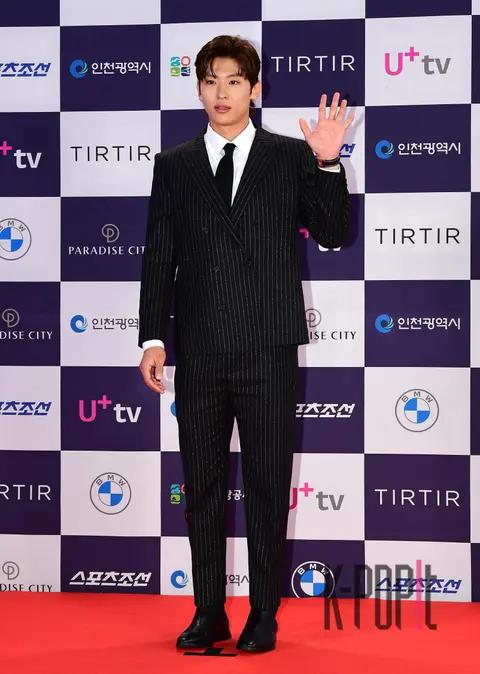 Dex — Chungryeo Series Awards Red Carpet