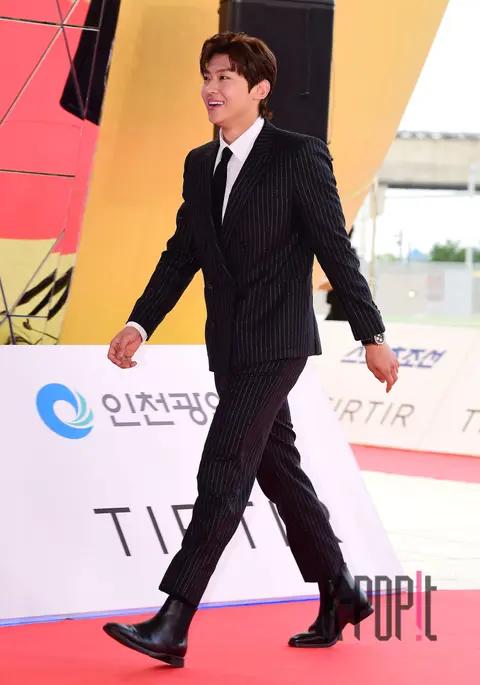 Dex — Chungryeo Series Awards Red Carpet
