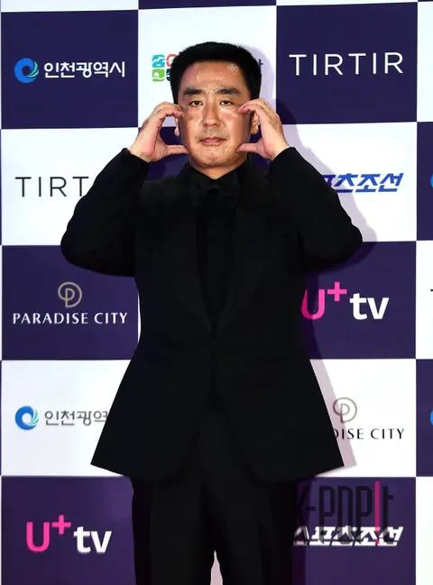 Ryu Seung-ryong — Chungryeo Series Awards Red Carpet