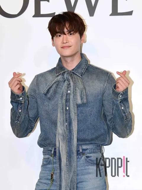 Lee Jong-suk — Launch