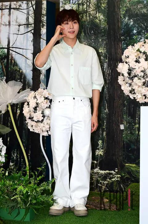 Seungkwan (SEVENTEEN) — Launch