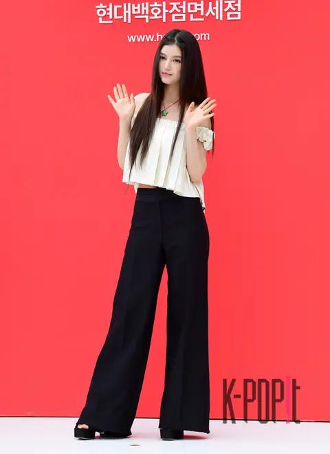 Danielle (NewJeans) — Launch