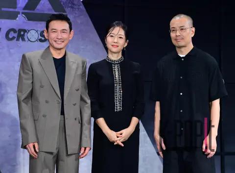 Hwang Jung-min, Yeom Jung-ah, Director Lee Myung-hun — Cross Production Briefing