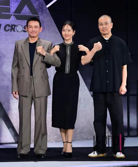 Hwang Jung-min, Yeom Jung-ah, Director Lee Myung-hun — Cross Production Briefing