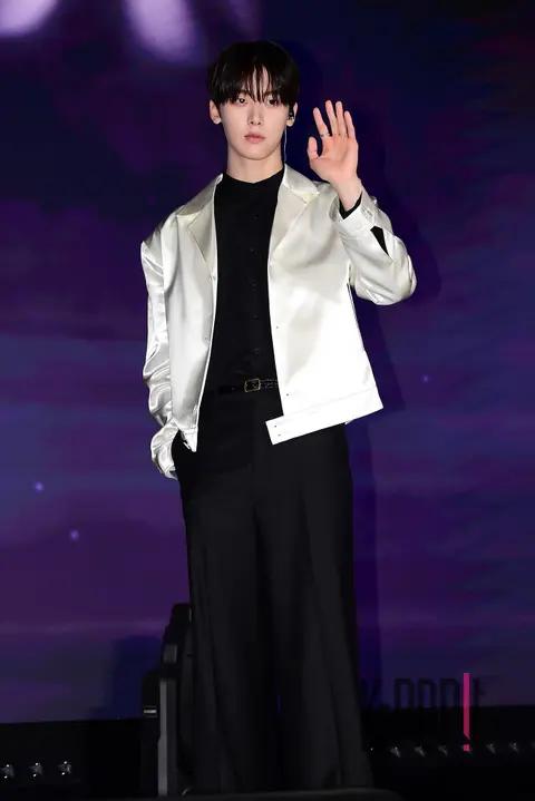 Yoon San-ha — Showcase