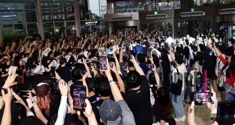 BLACKPINK — BLACKPINK Pink Carpet
