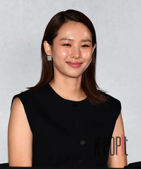 Cho Yun-hee — Neulbom Garden Press Premiere