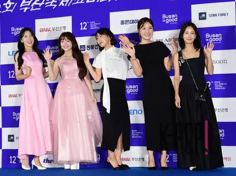 Chae Hyo-ryeong, Na Hyun-young, Jang Seul-gi, Han Yun-seo, Kim Ji-min — Busan International Comedy Festival Blue Carpet