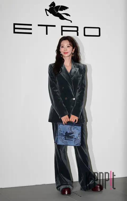 Lee Joo-bin — Launch