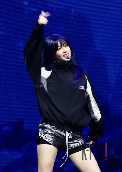Huh Yunjin (LE SSERAFIM) — Showcase