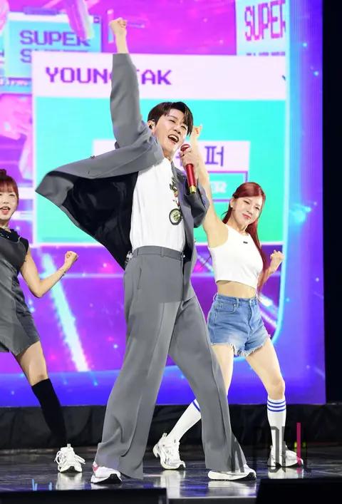 Young Tak — Showcase