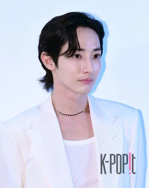 Lee Soo-hyuk — Launch