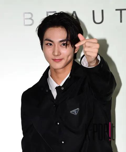 Jungwon (ENHYPEN) — Launch